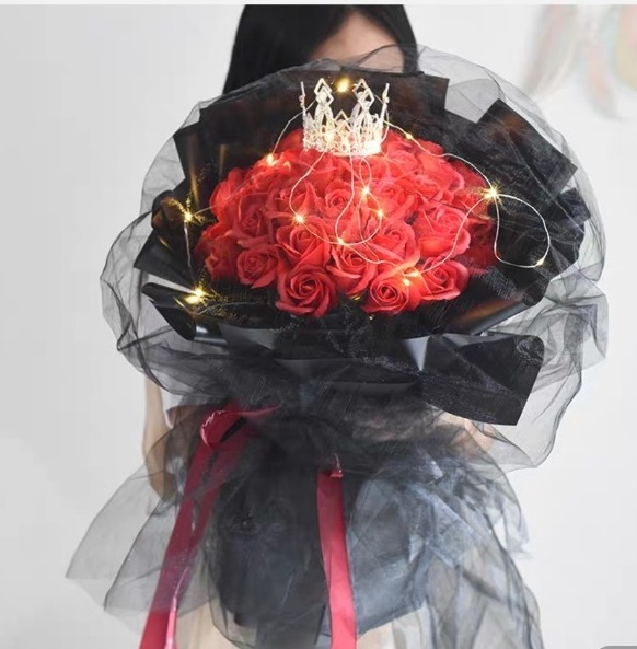 33朵皇冠玫瑰花束